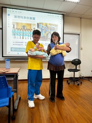 1141218(四)-弘光科大生涯初探參訪活動：南丁格爾護理體驗圖片