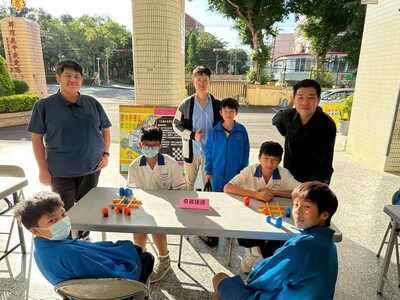 ☆★1141114校內科學日--奇雞連連+點一盞光明★☆圖片